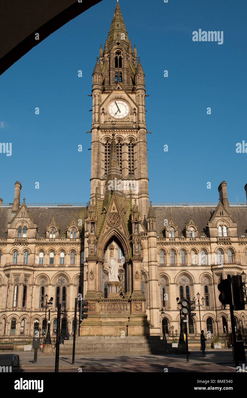 Manchester Town Hall,Albert Square,Manchester,England.By the architect Alfred Waterhouse,opened on 1877. Stock Photo