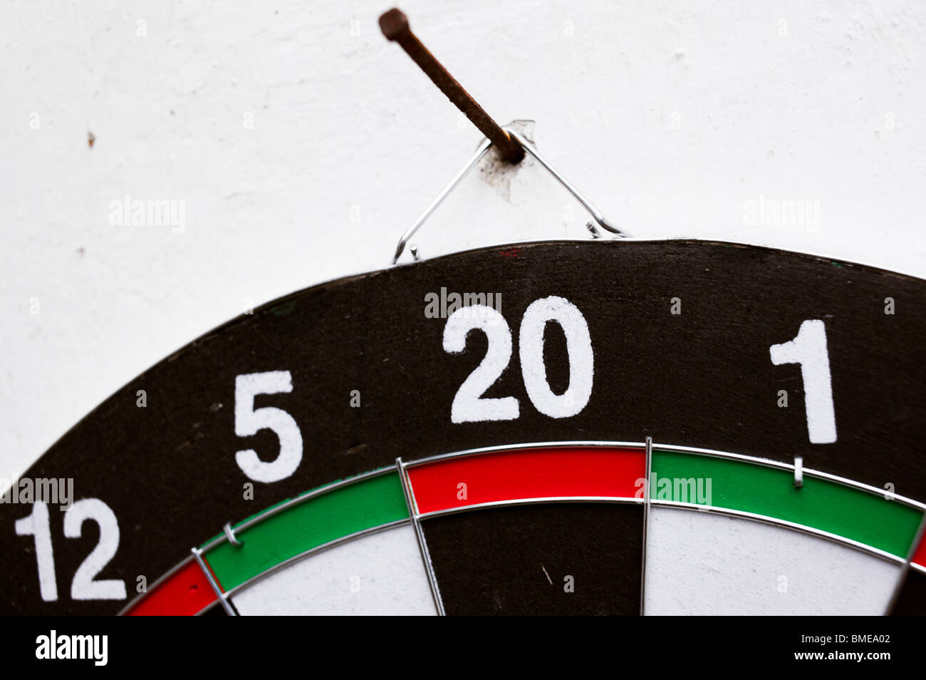 Hanging dartboard hires stock photography and images Alamy