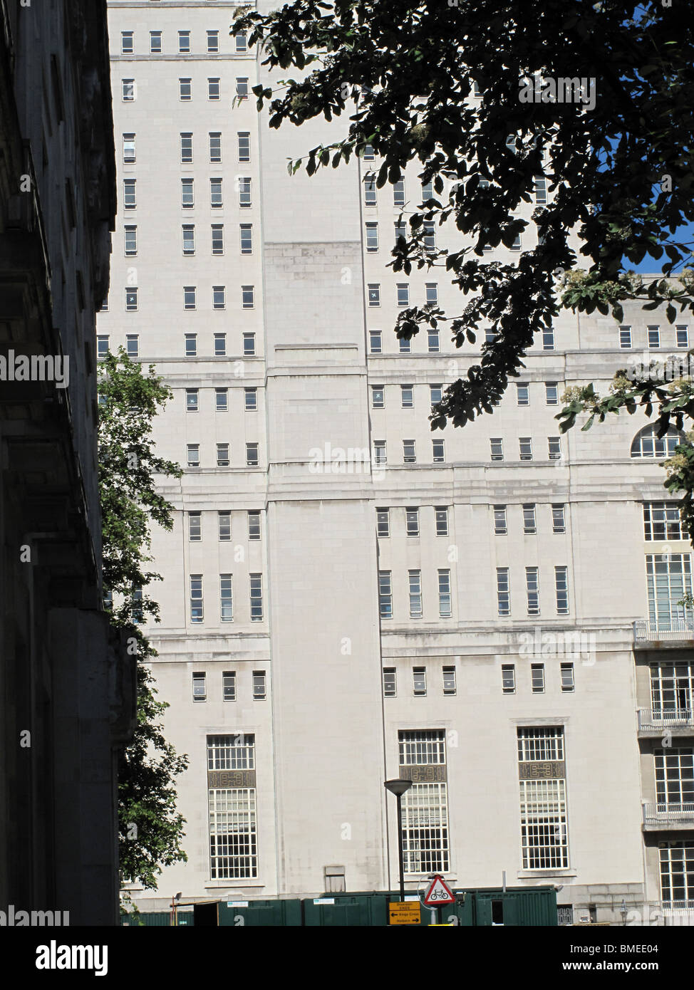 Senate House Art Deco Building UCLH London Elegance 1930s Stock Photo