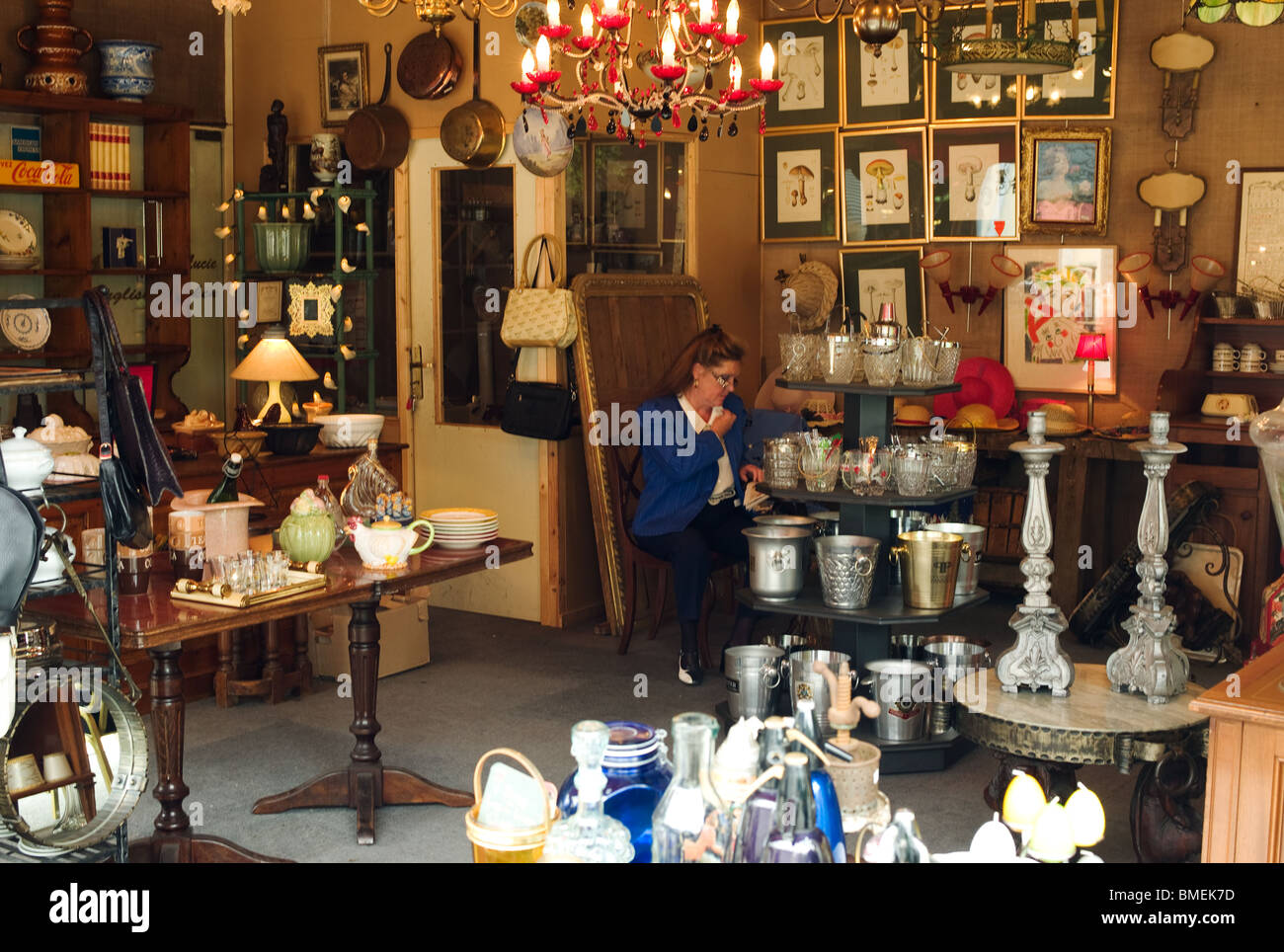 FLEA MARKET, PORTE DE SAINT OUEN, PARIS, FRANCE Stock Photo Alamy
