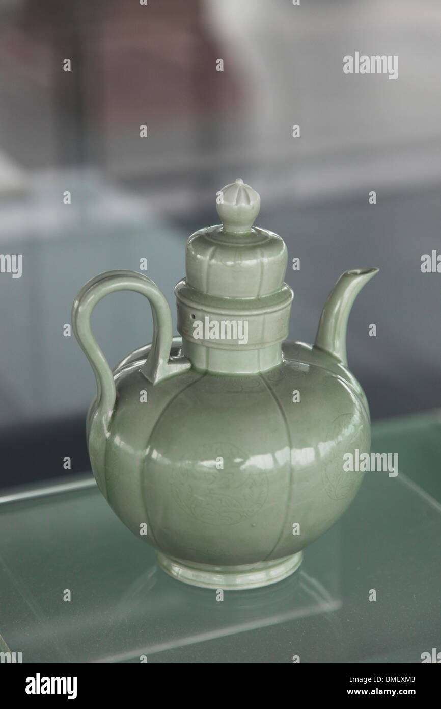Exquisite porcelain teapot displayed in Shaoxing Museum of Kingdom Yue