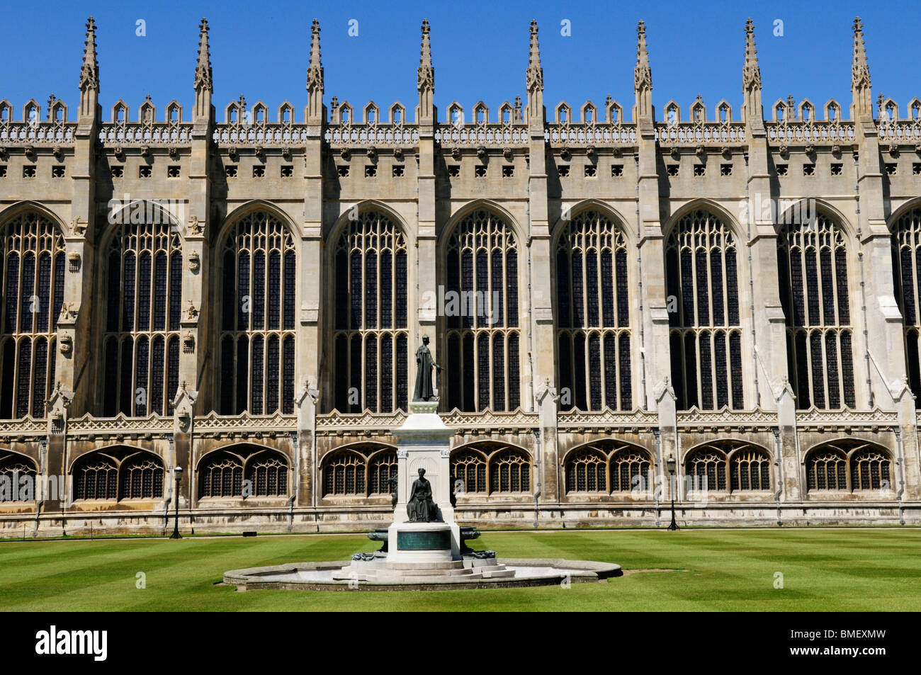 Front Court at Kings College, with statue of Henry VI, Cambridge, England, UK Stock Photo