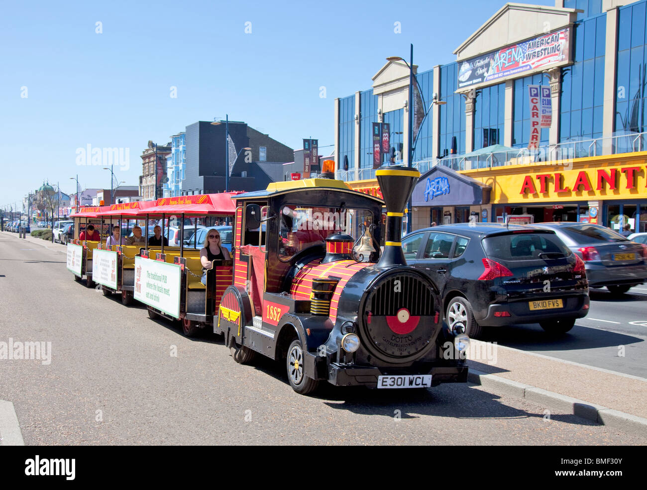 Great Yarmouth seafront train Stock Photo Alamy