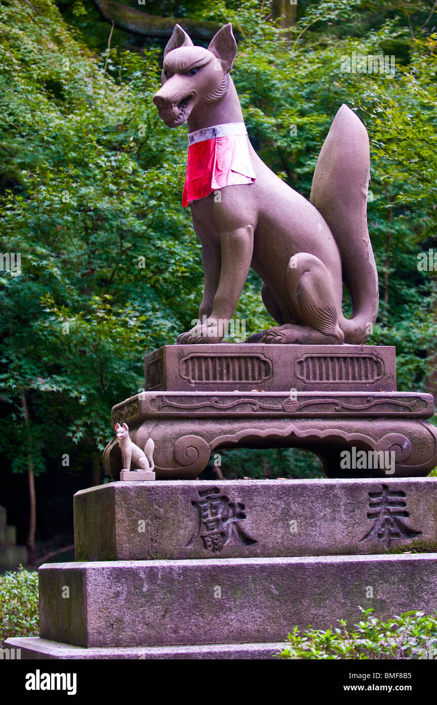 Japanese fox statue hires stock photography and images Alamy