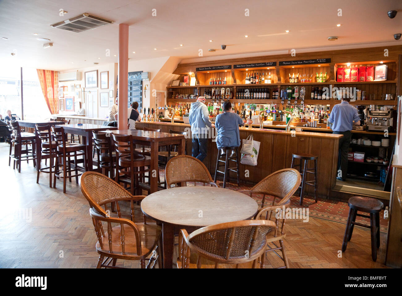 inside the Lock & barrel pub in Frinton on Sea Stock Photo Alamy