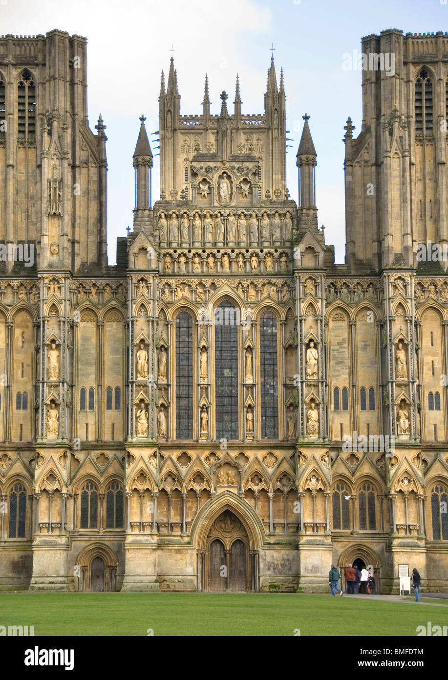 Wells cathedral towers hi-res stock photography and images - Alamy