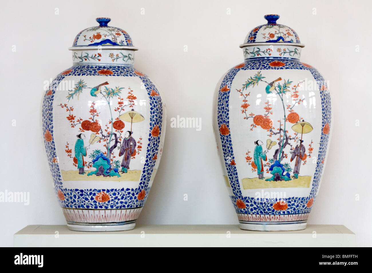 Japanese porcelain vases Kakiemon style (1680-1700) Porcelain Museum in the Art Collection, Dresden, Germany Stock Photo