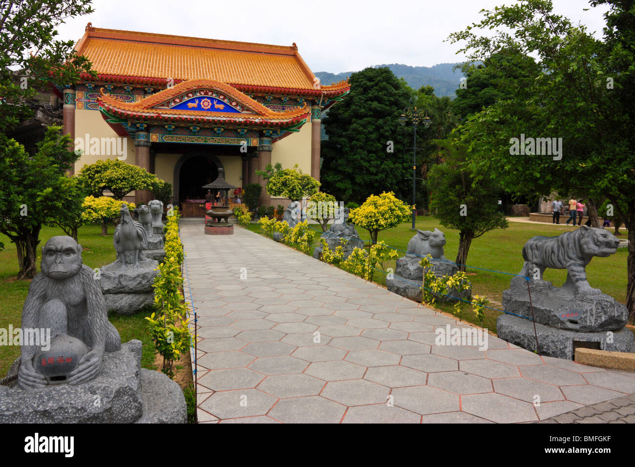 Altar kek lok si temple hi-res stock photography and images - Alamy