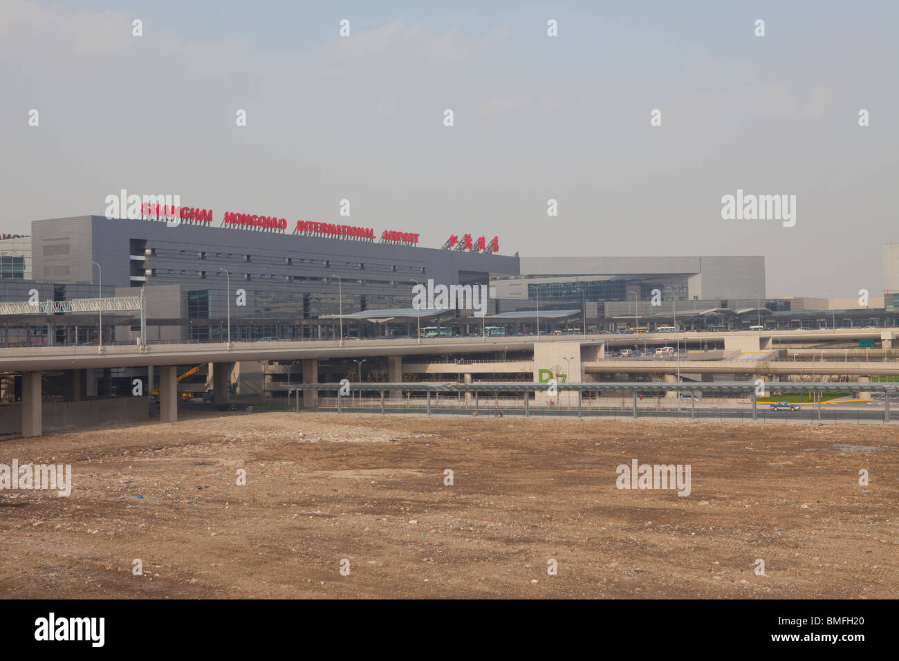 107 Shanghai Hongqiao International Airport Images, Stock Photos, 3D  objects, & Vectors