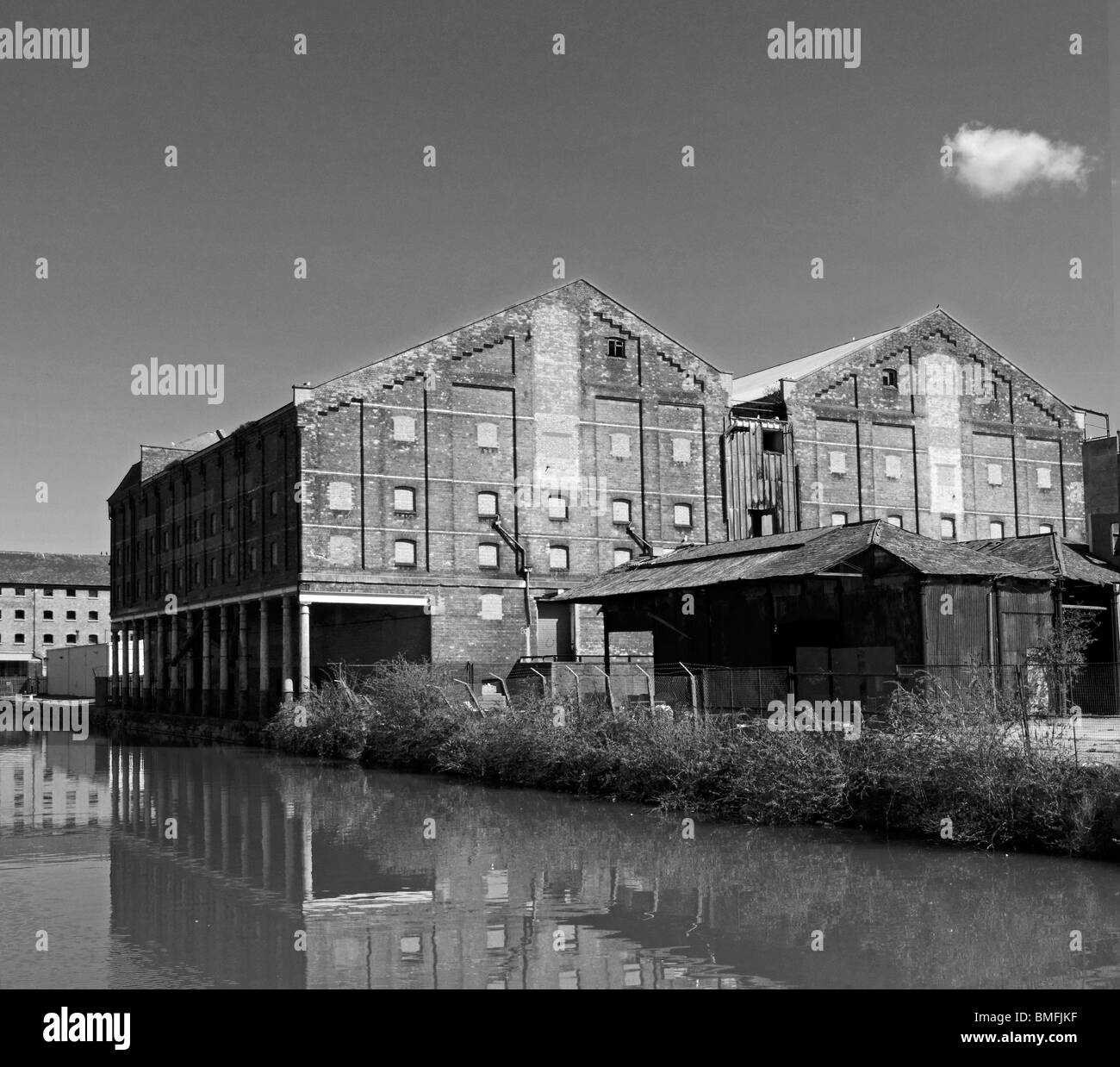 Warehouses at Gloucester historic docks. Stock Photo
