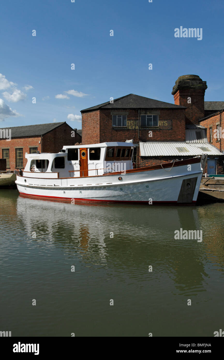 Old Cabin Cruiser In Gloucester Historic Docks Stock Photo