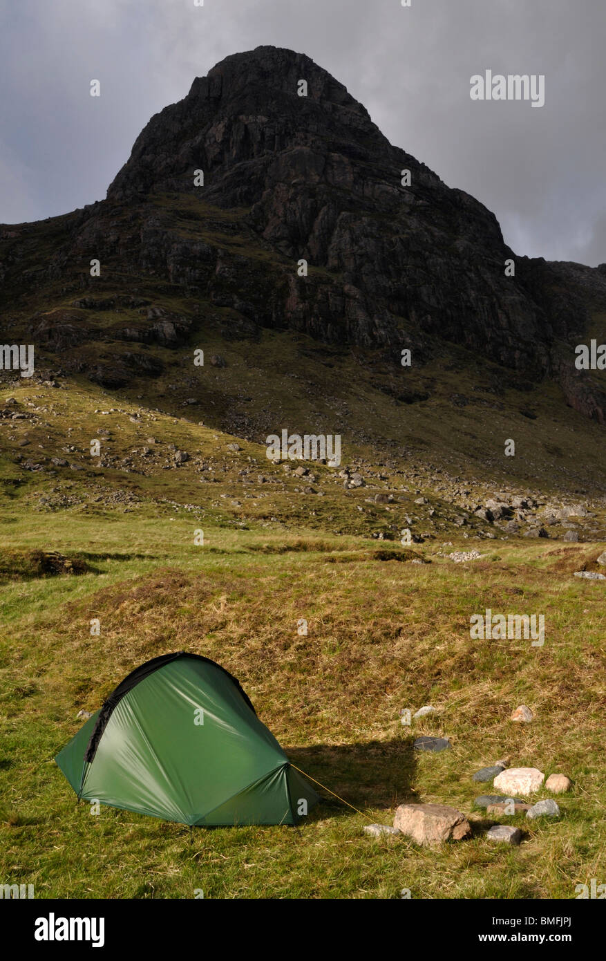 Camping below Sgurr nan Leocainn, Carnmore, Fisherfield forest, Scotland Stock Photo