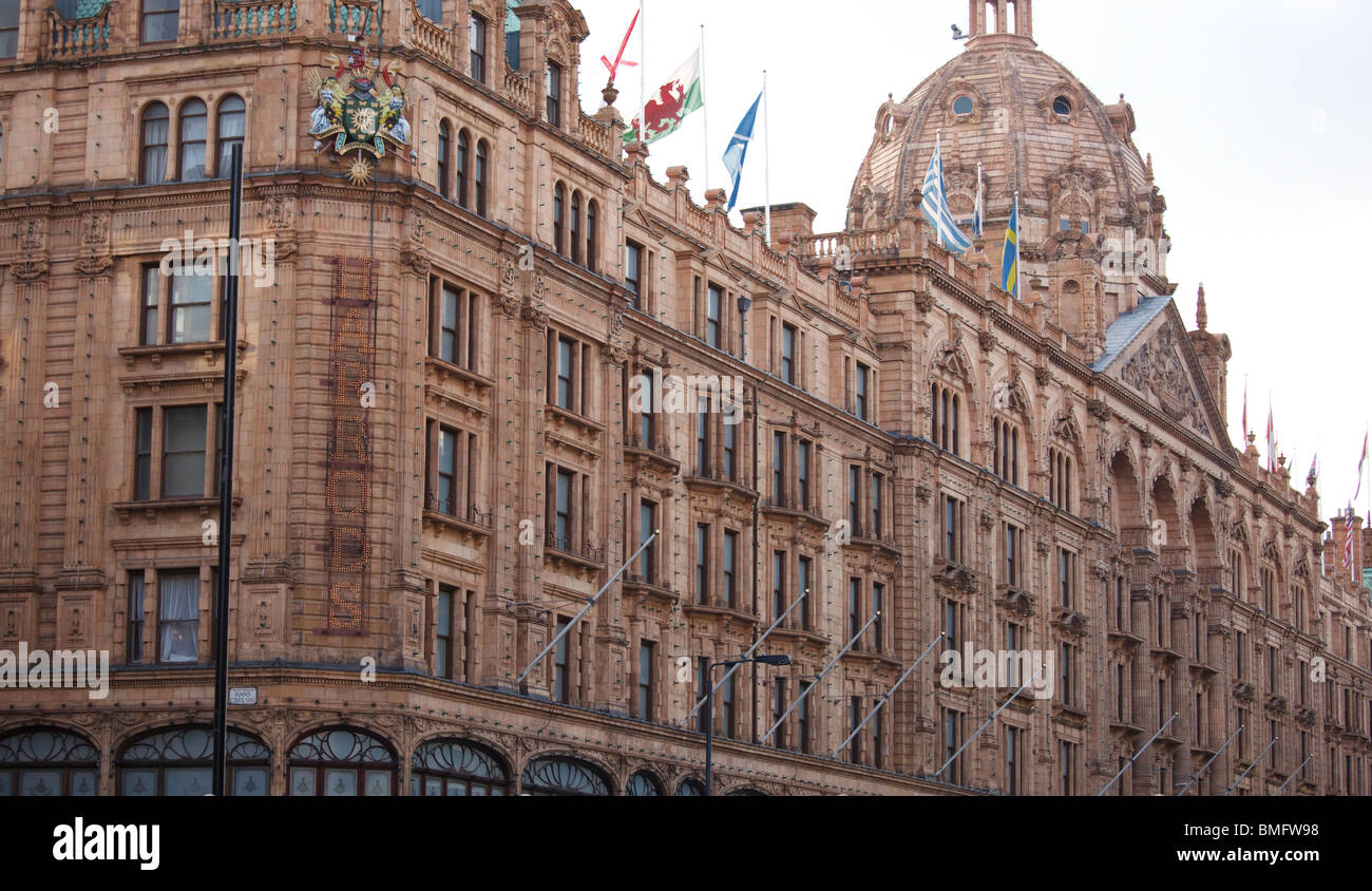 Harrods store in London Stock Photo Alamy