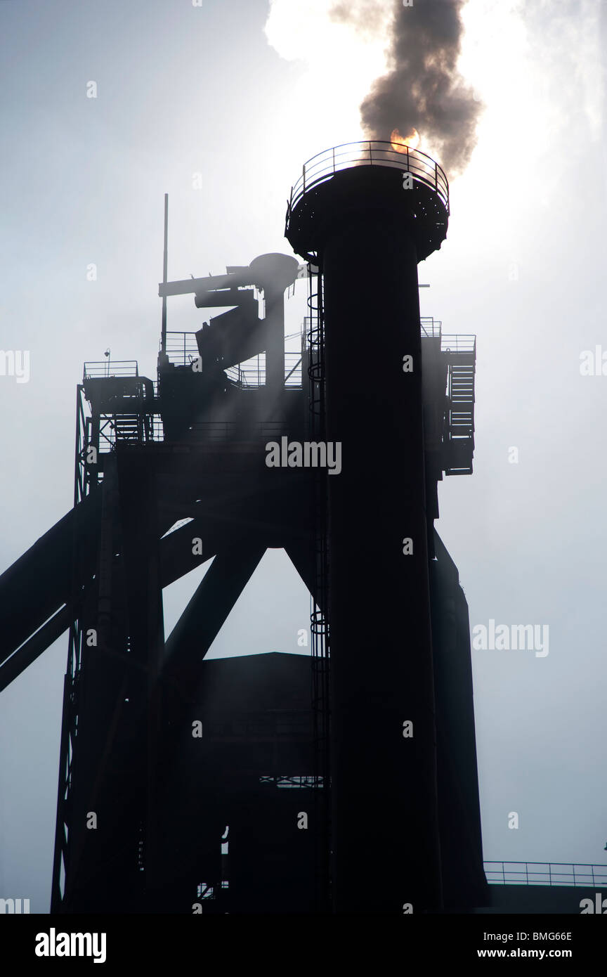 Smoking chimney, Kunming Iron & Steel Group Co., Ltd, Kunming, Yunnan Province, China Stock Photo