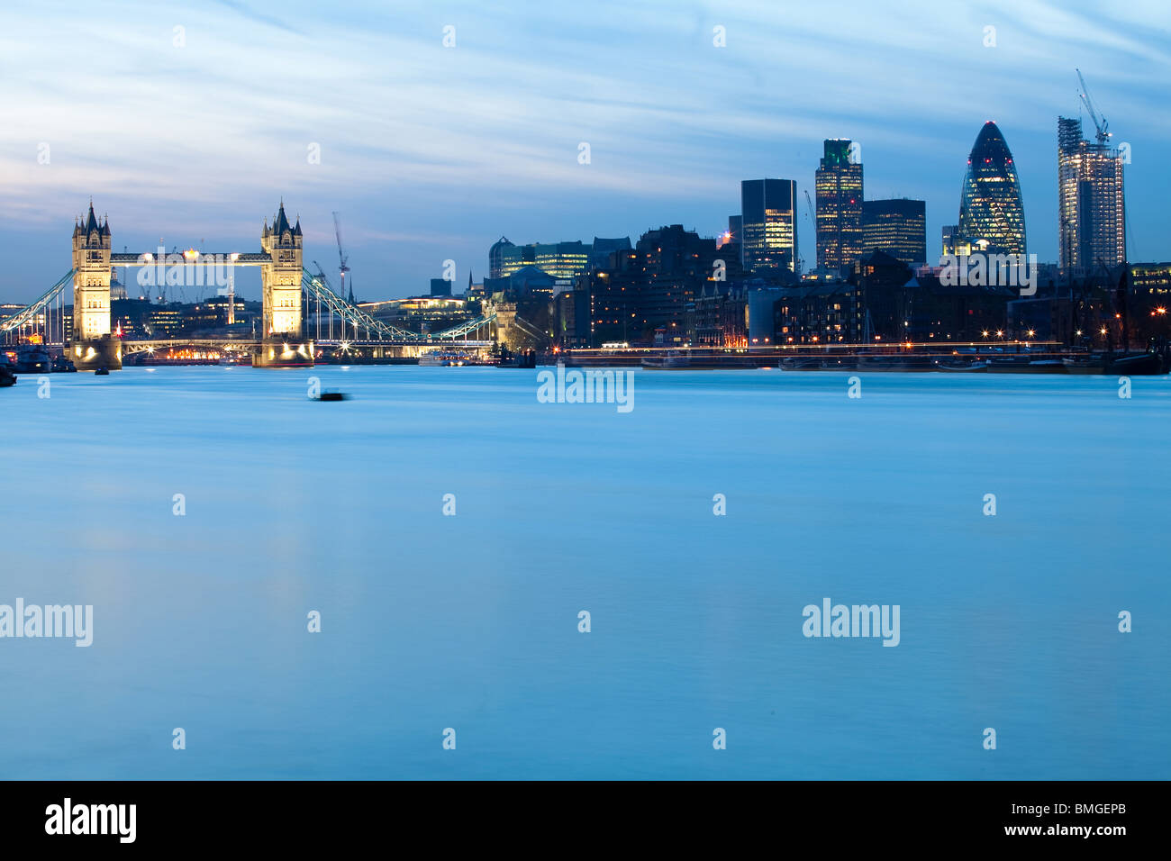 City of london tower bridge hi-res stock photography and images - Alamy