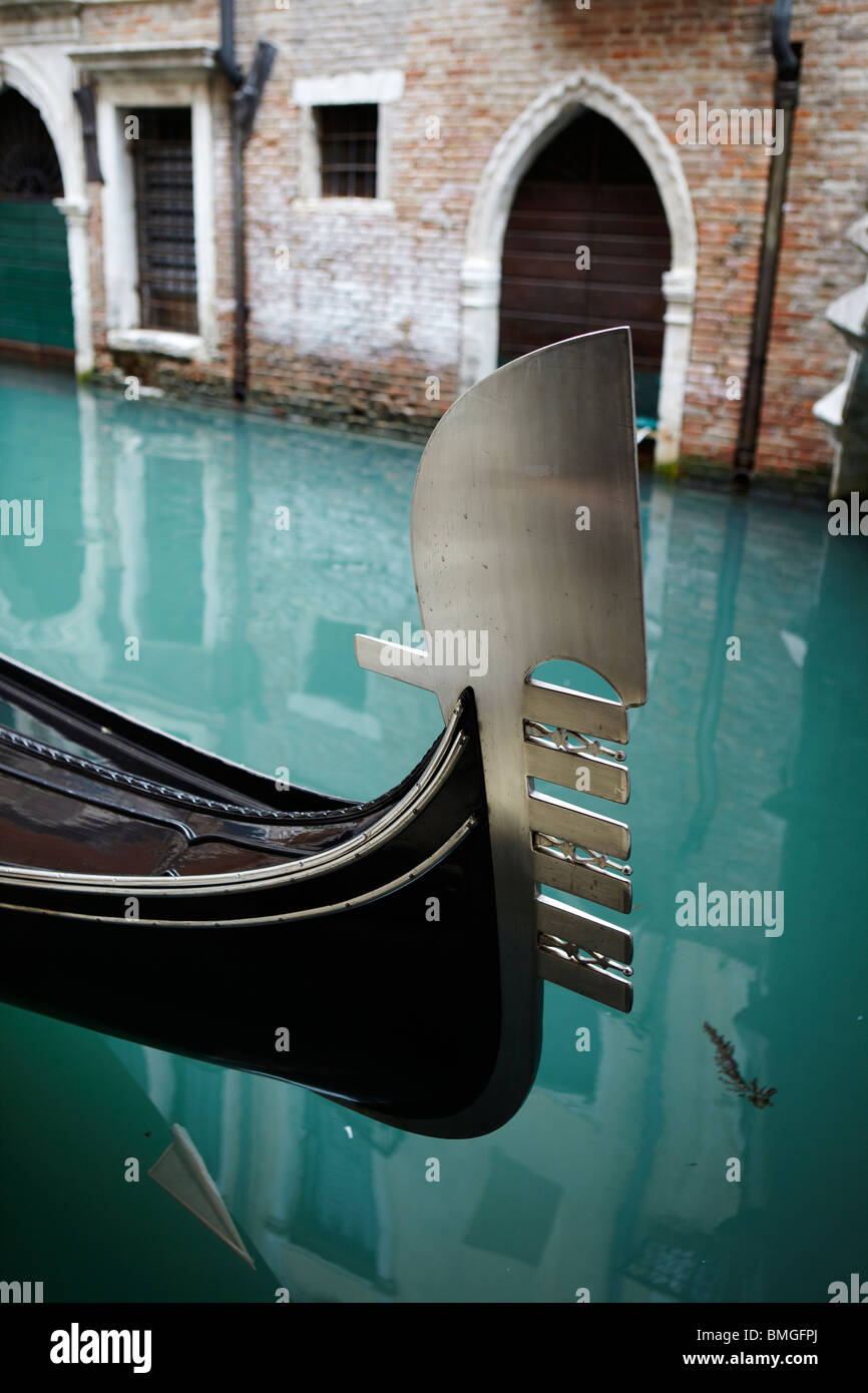 Gondola Dolfin Venice High Resolution Stock Photography and Images - Alamy