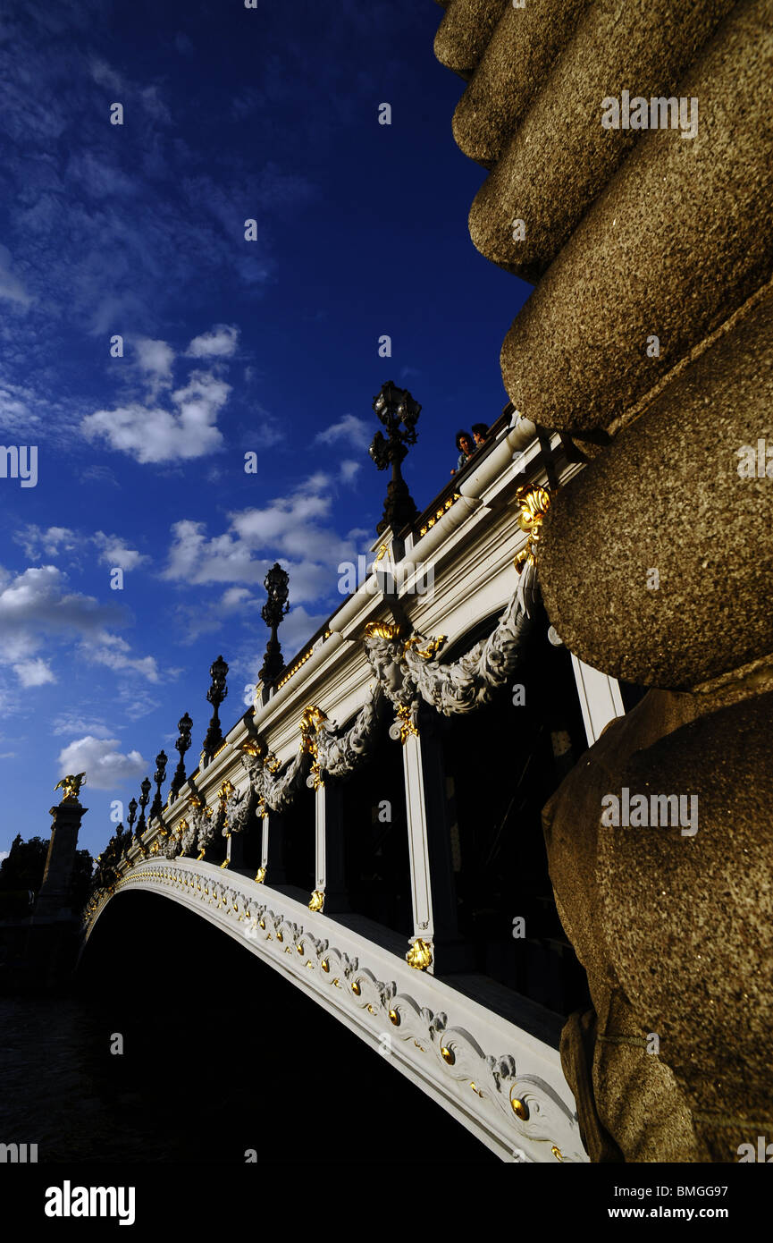 pont à Pairs, bridge in paris, ciel bleu avec des petits nuages, view, side view point Stock Photo