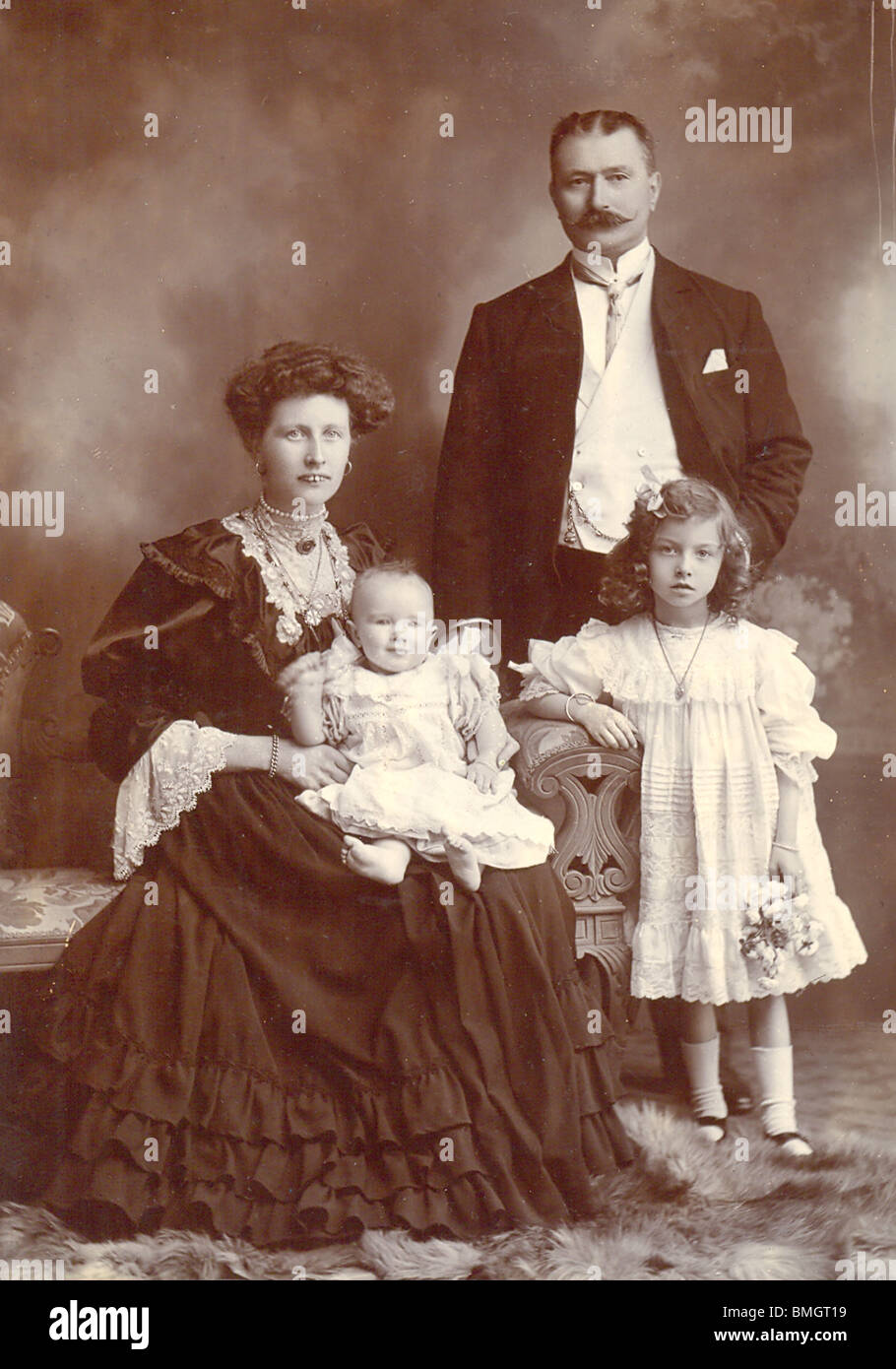 cabinet photograph of Edwardian family group circa 1905 Stock Photo