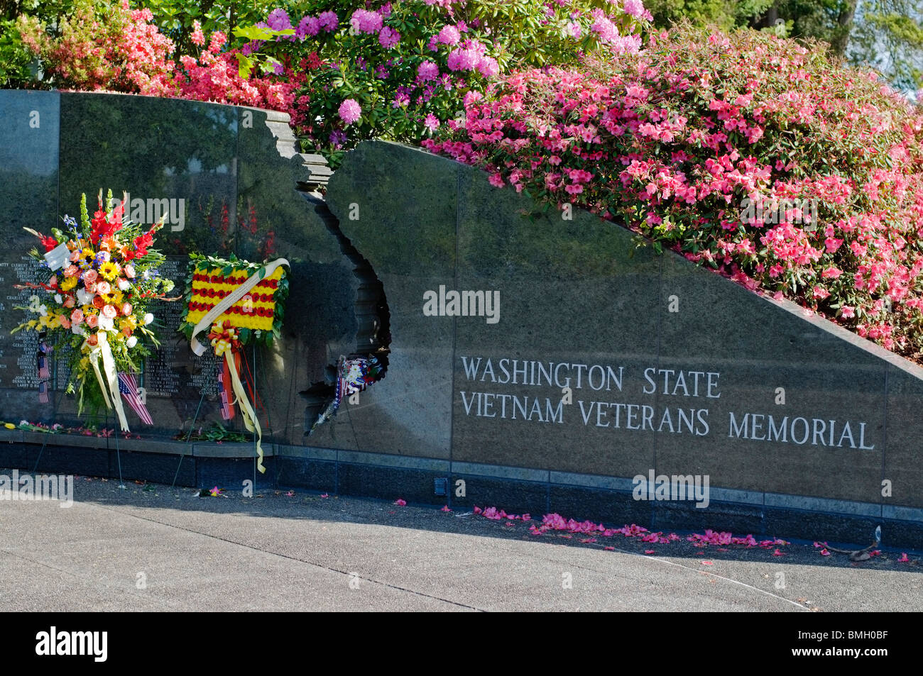 The Washington State Capitol Vietnam Veterans Memorial wall on Memorial Day. Stock Photo
