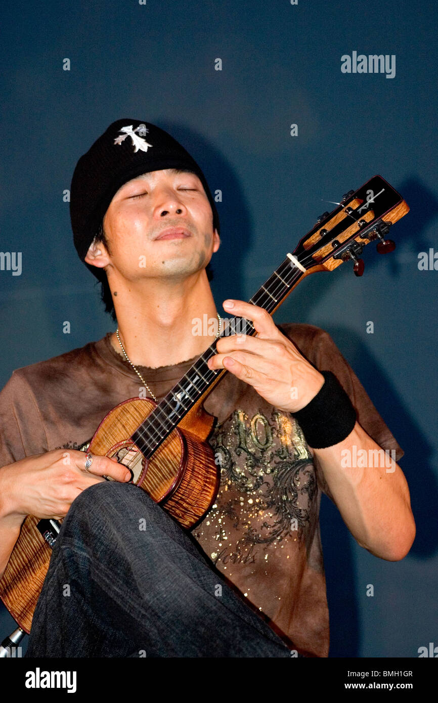 Ukulele virtuoso Jake Shimabukuro Stock Photo Alamy