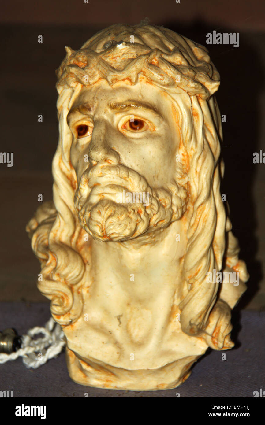 Statue face jesus christ hi-res stock photography and images - Alamy