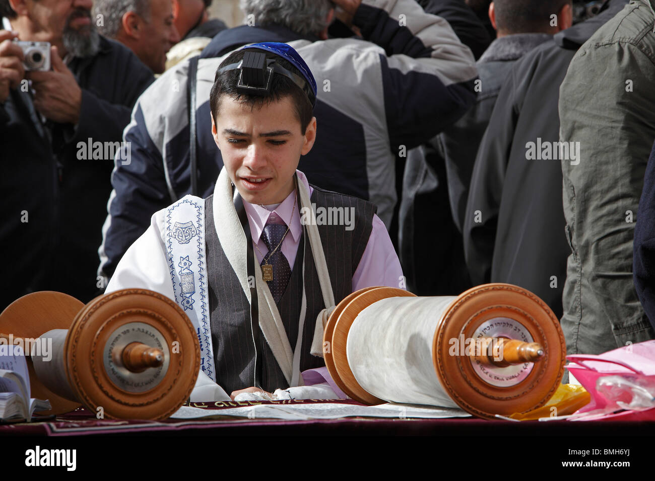 Israel,Jerusalem,Western wall of the Temple Mt.,Bar Mitzvah celebration,reading from the Torah Stock Photo