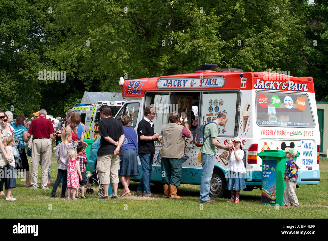 A busy ice cream van on a hot summers day in Wollaton park Nottingham uk Stock Photo