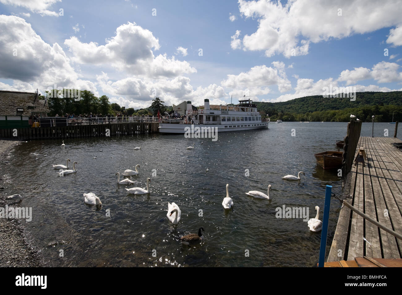 The Teal steamer boat docking at Bowness, Lake Windermere on a lovely sunny day. Stock Photo