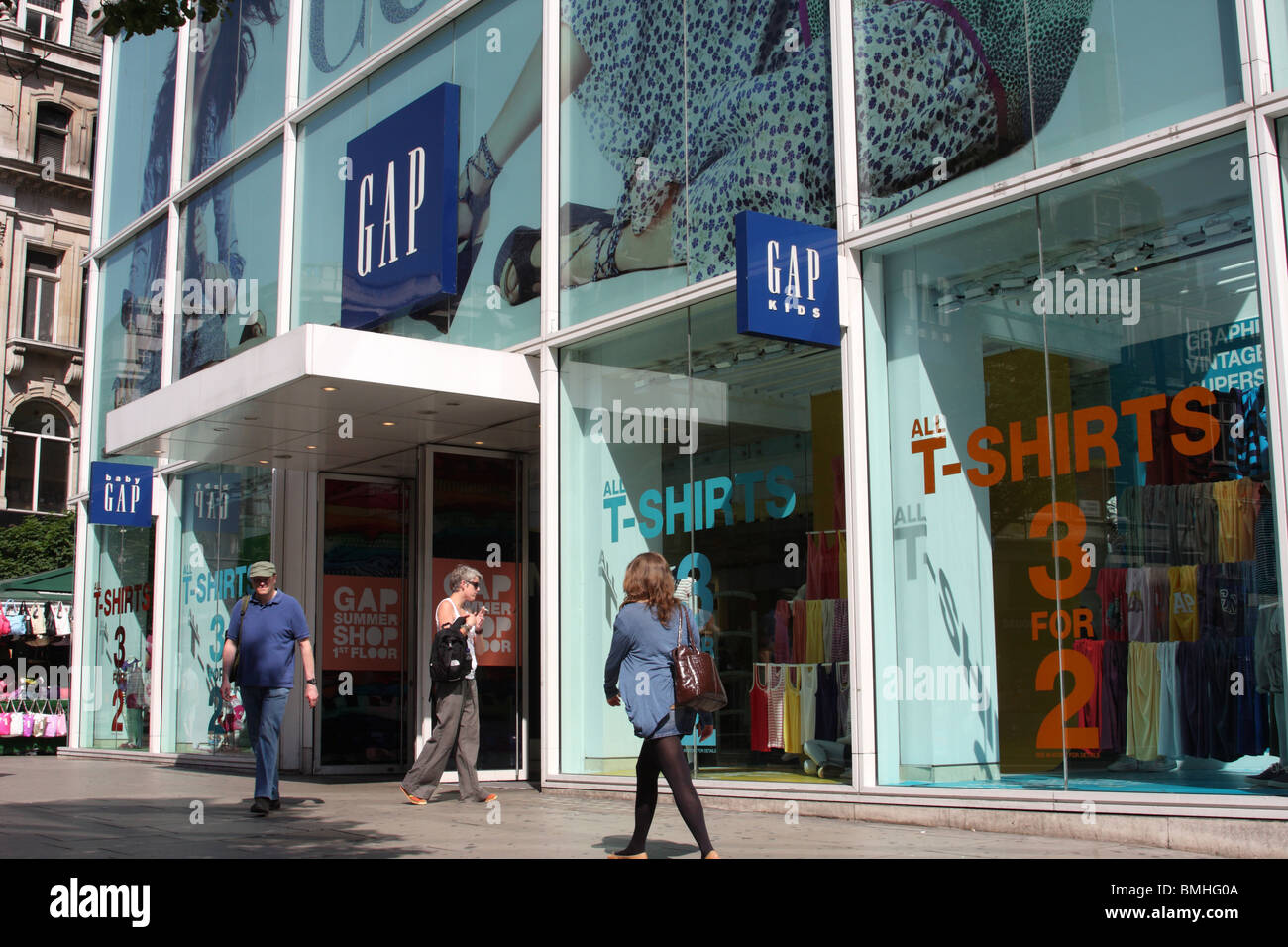 A Gap store on Oxford Street, London, England, U.K Stock Photo - Alamy