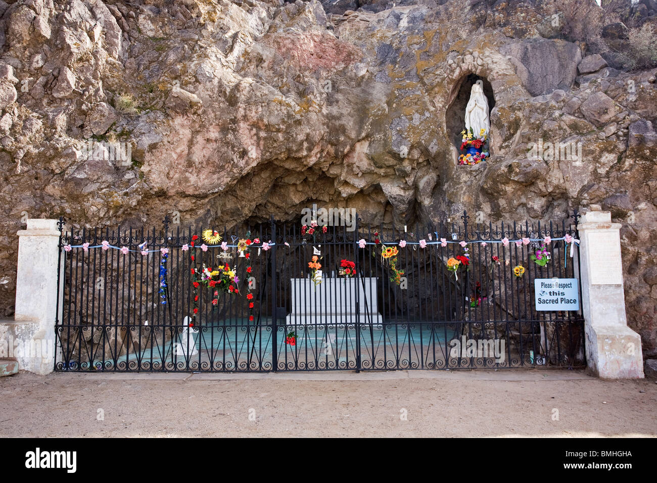 Virgin mary grotto hires stock photography and images Alamy