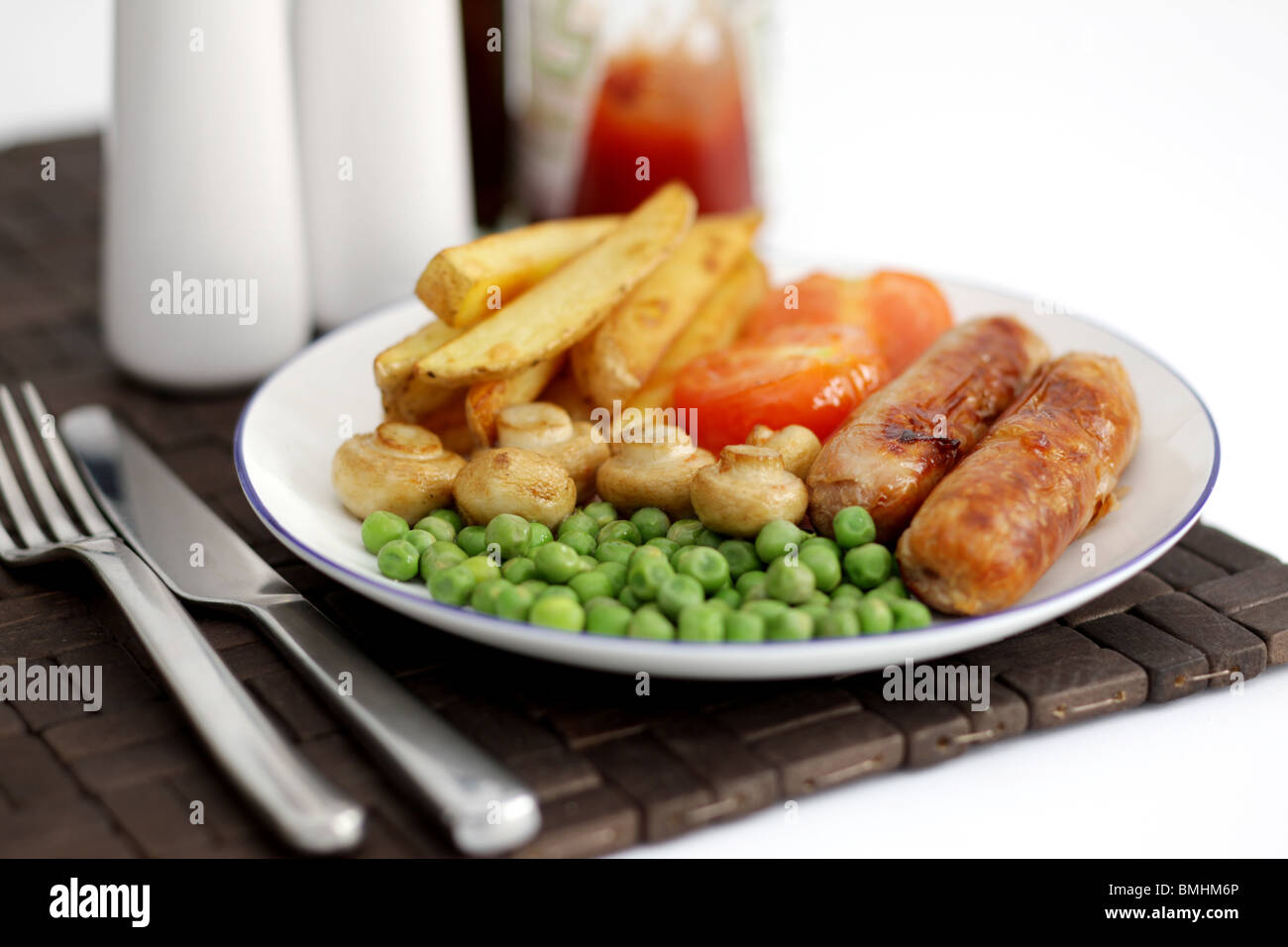 Sausages chips and peas hi-res stock photography and images - Alamy