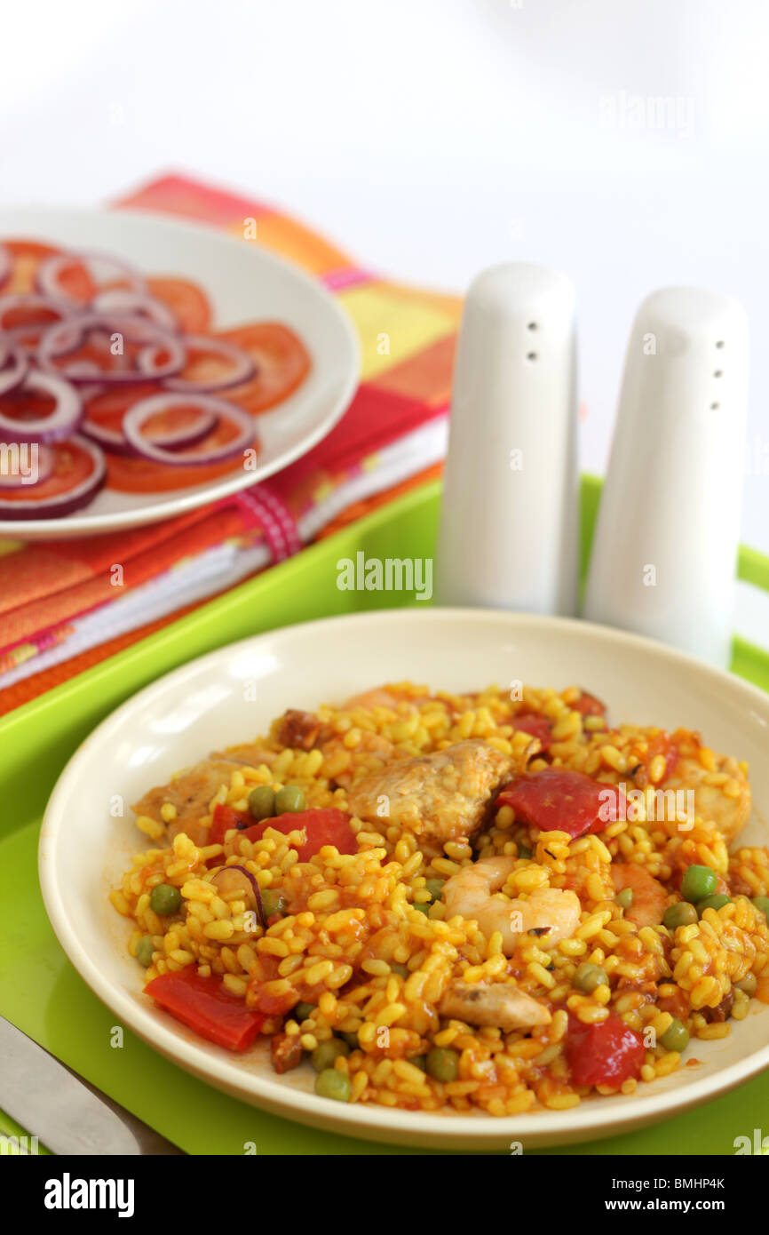 Chicken and king prawn paella hires stock photography and images Alamy