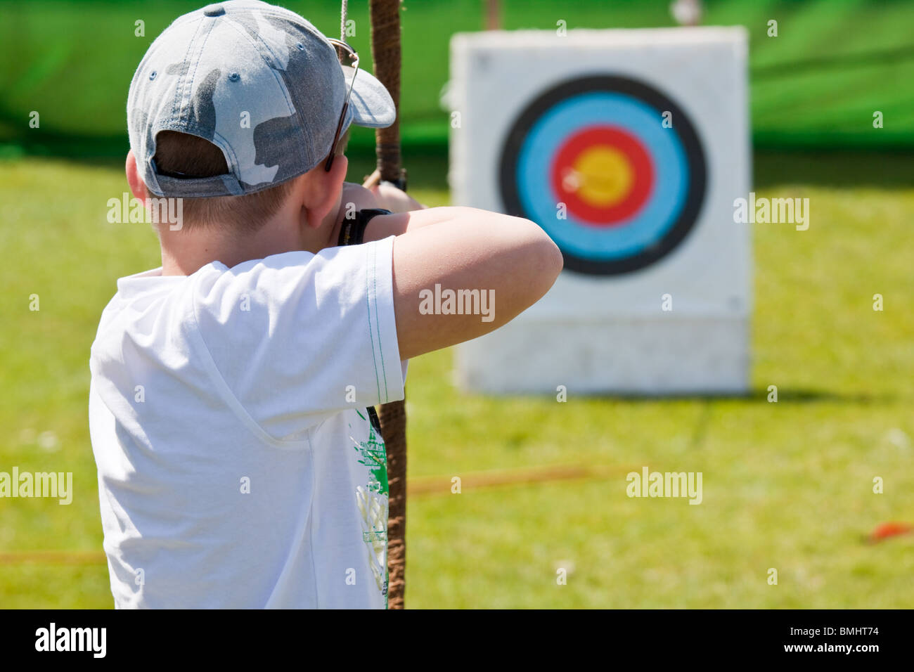 Archery hires stock photography and images Alamy