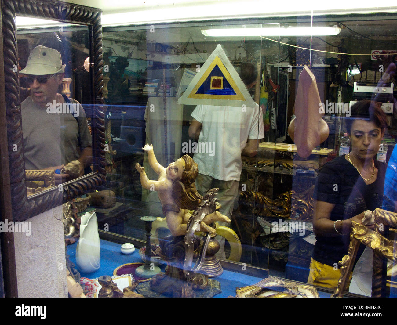 Convex mirror shop hires stock photography and images Alamy