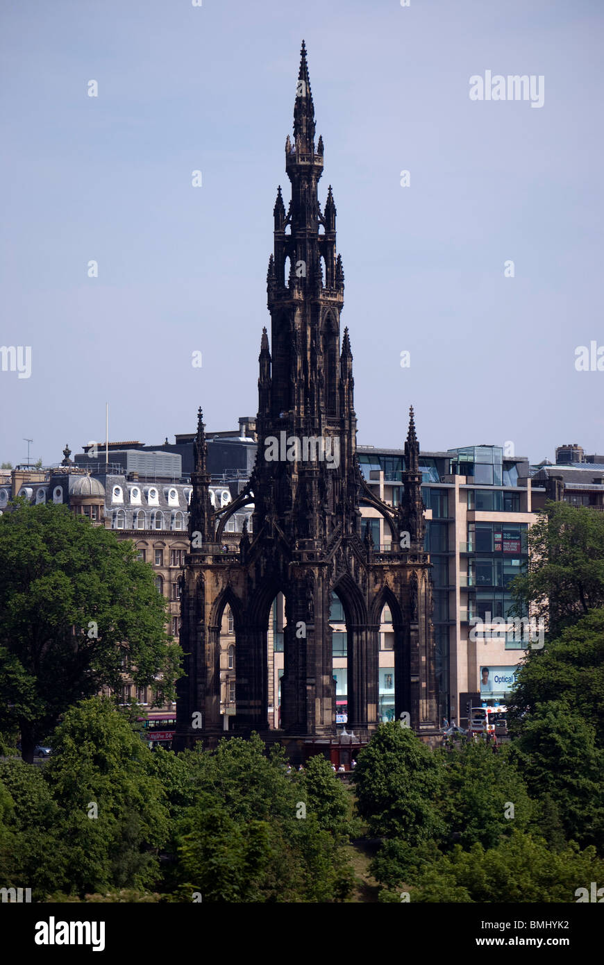 the-scott-monument-in-princes-street-gardens-edinburgh-scotland-stock