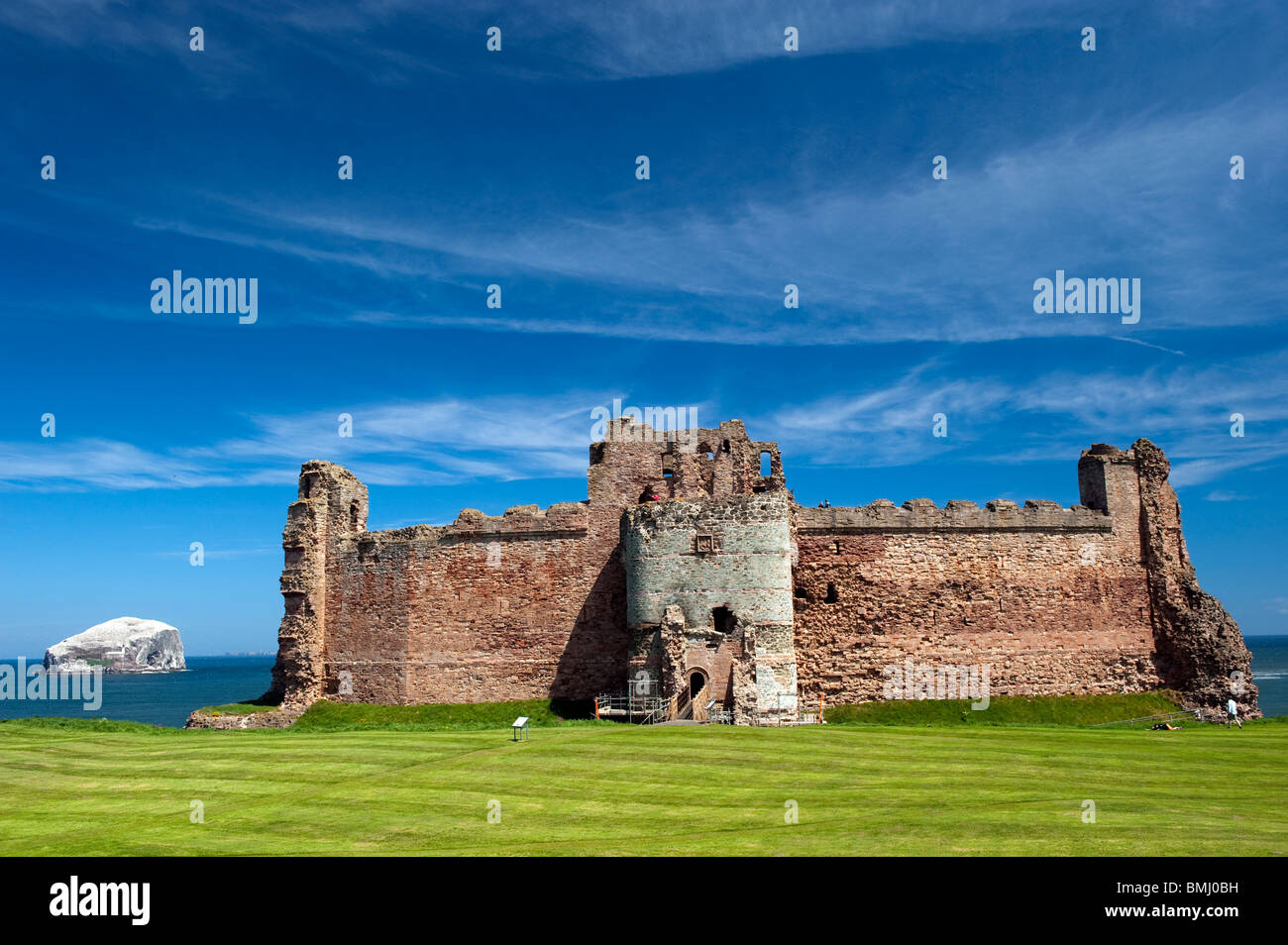 Berwick Castle And Ramparts High Resolution Stock Photography And Berwick Castle And Ramparts High Resolution Stock Photography And