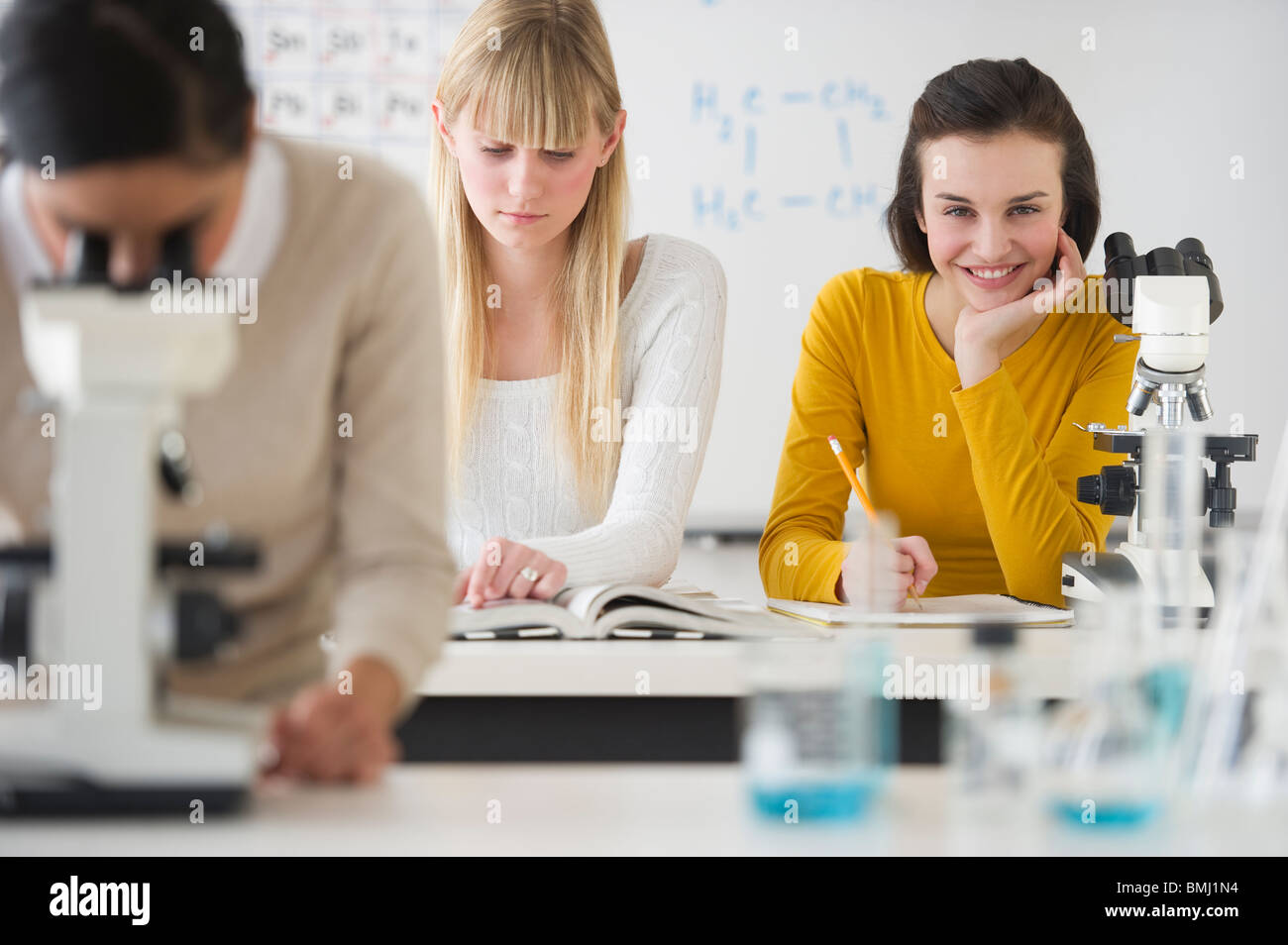 Students in science lab Stock Photo - Alamy