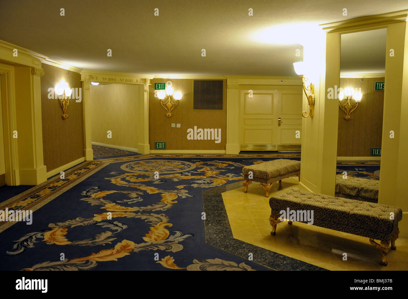 Paris hotel las vegas interior hi-res stock photography and images - Alamy