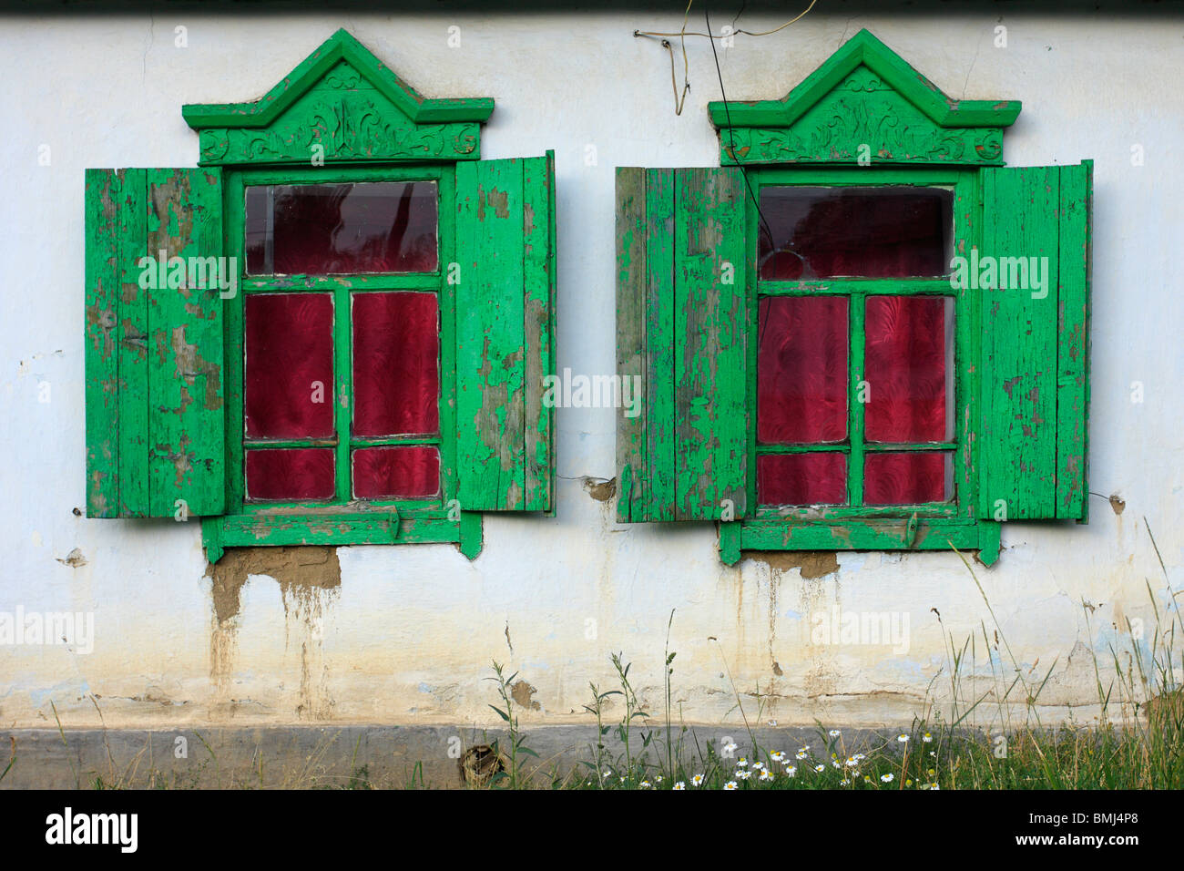 Window peeling paint hires stock photography and images Alamy