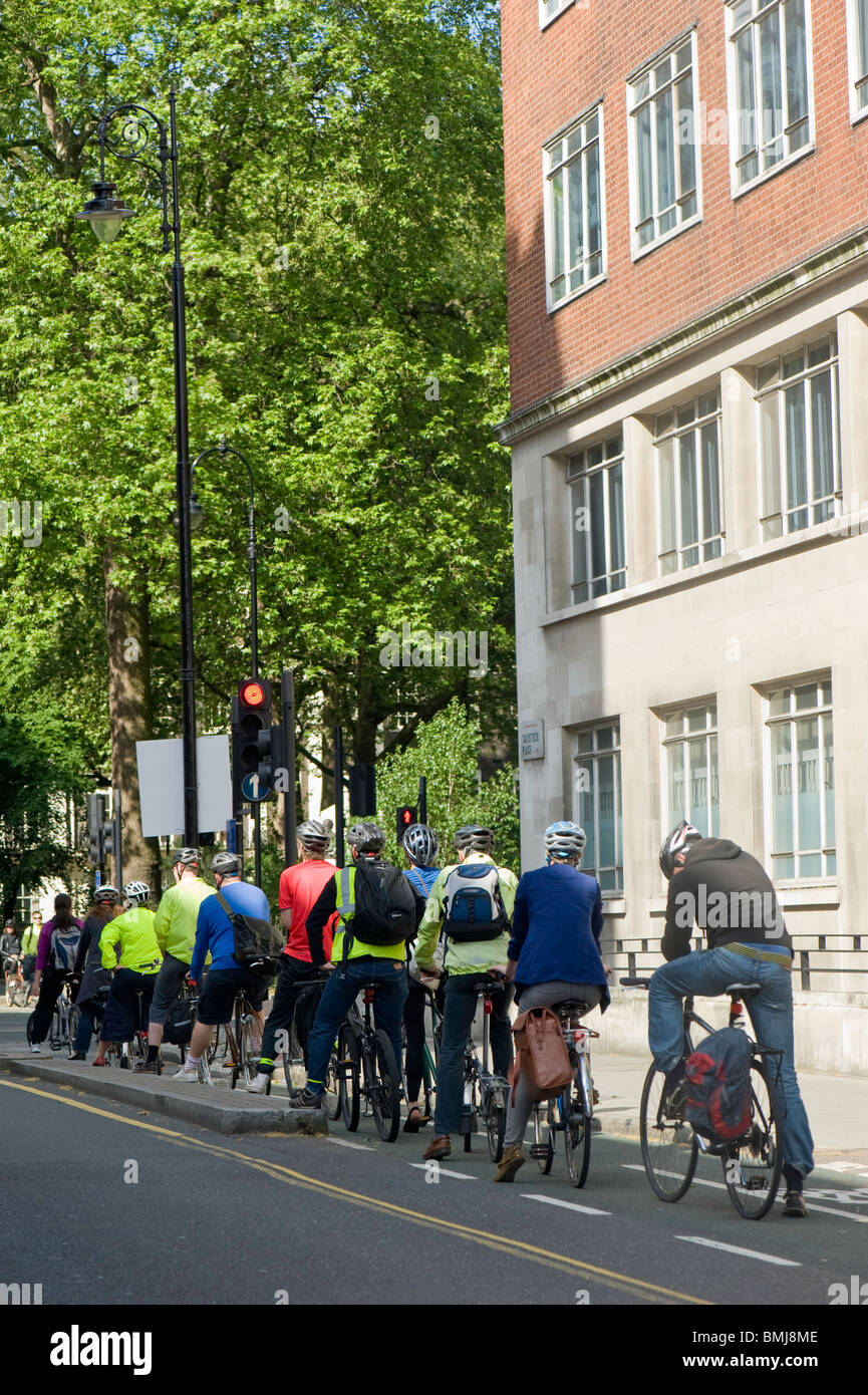 London street traffic hi-res stock photography and images - Alamy