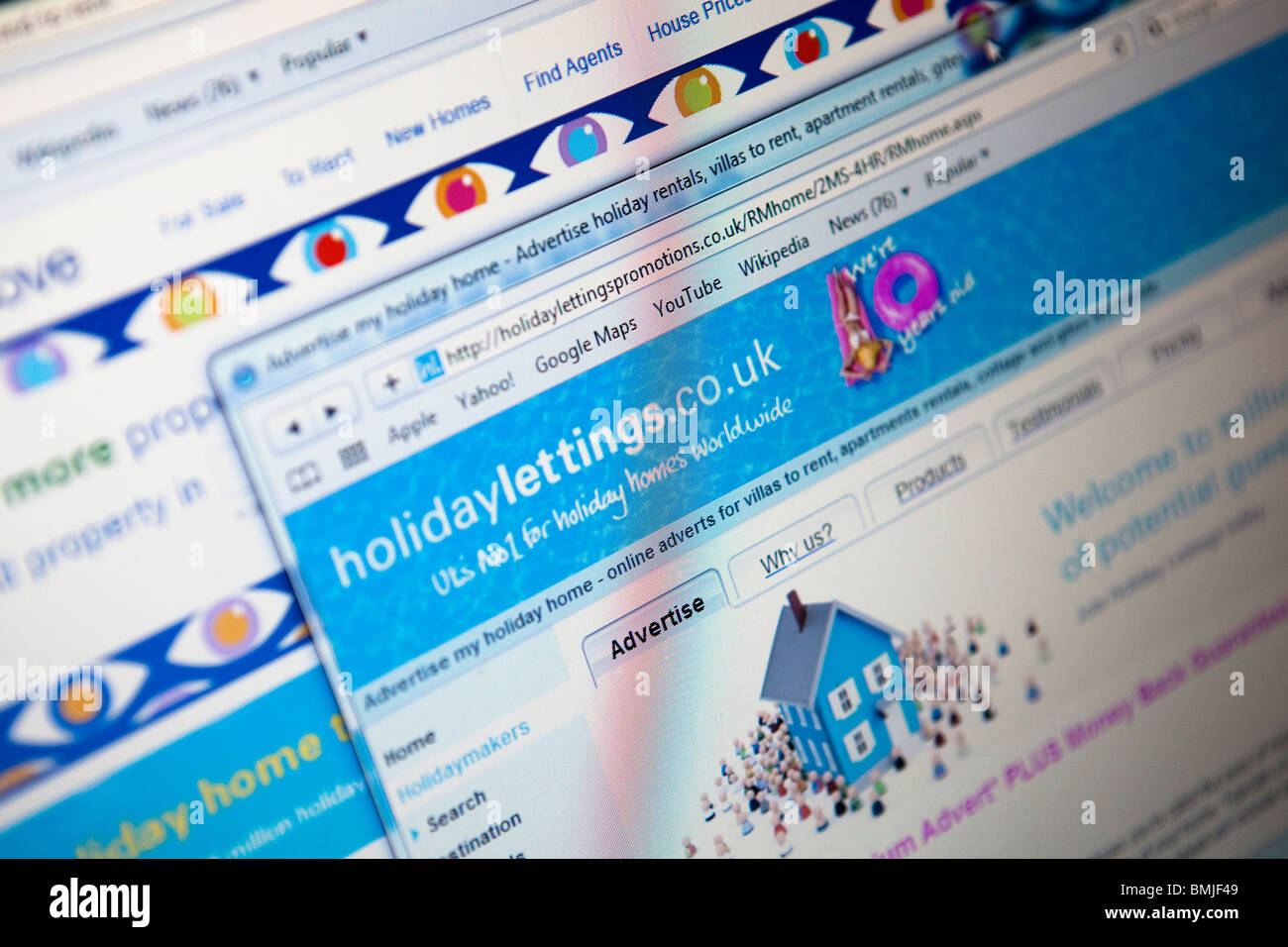 Close up of a computer monitor / screen showing the holiday lettings website Stock Photo