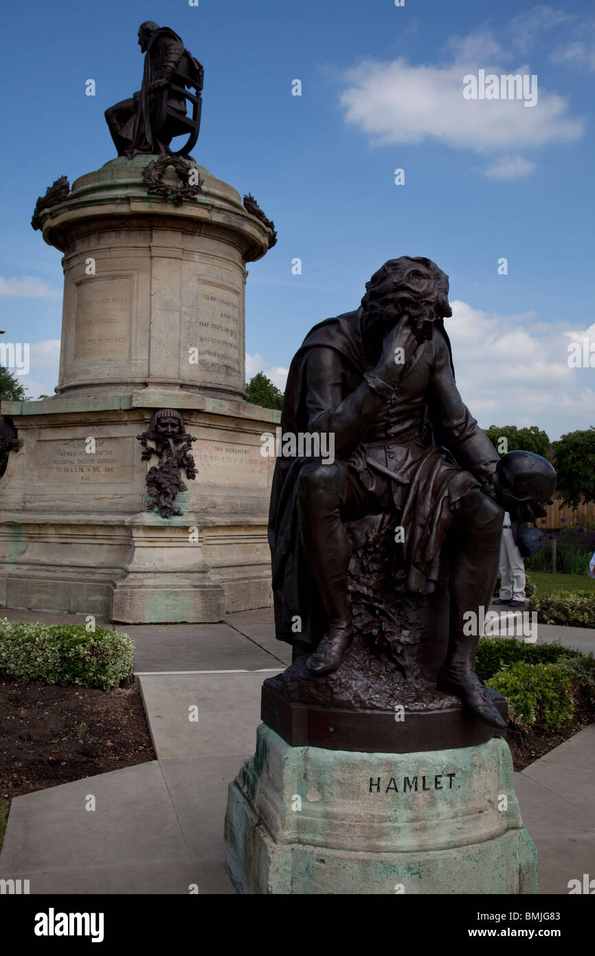 Statue of William Shakespeare and in the foreground, Hamlet in the main