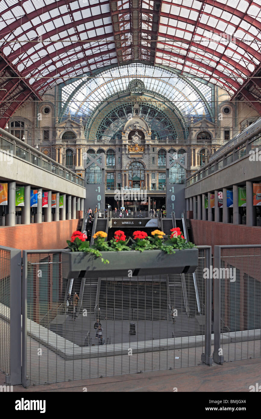 Interior of Antwerp Central railway station (1905), Belgium Stock Photo