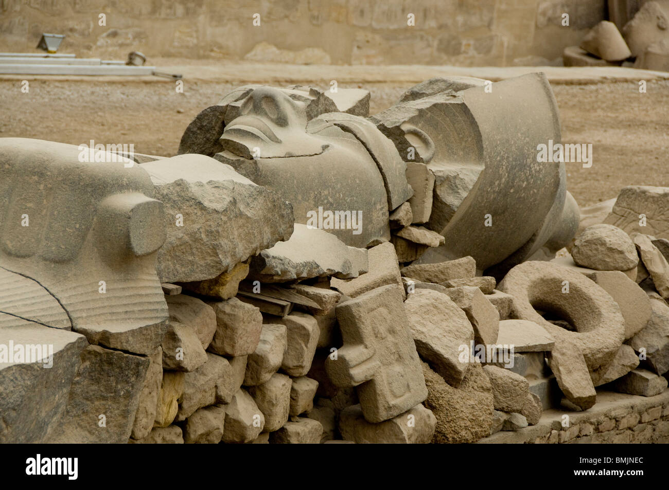 Broken statue hires stock photography and images Alamy