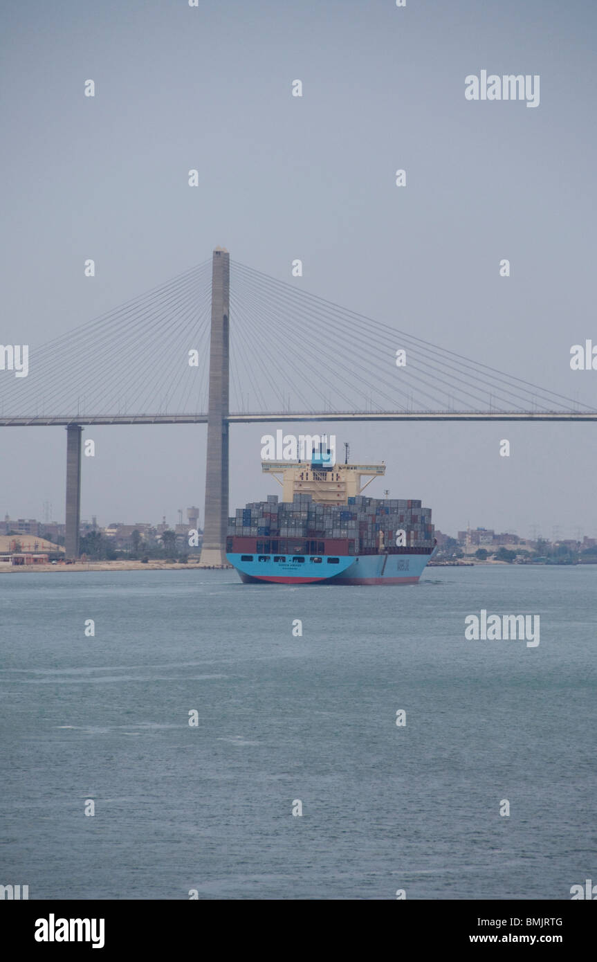 Egypt, Suez Cargo ship passing Bridge of Peace (aka Bridge Photo - Alamy