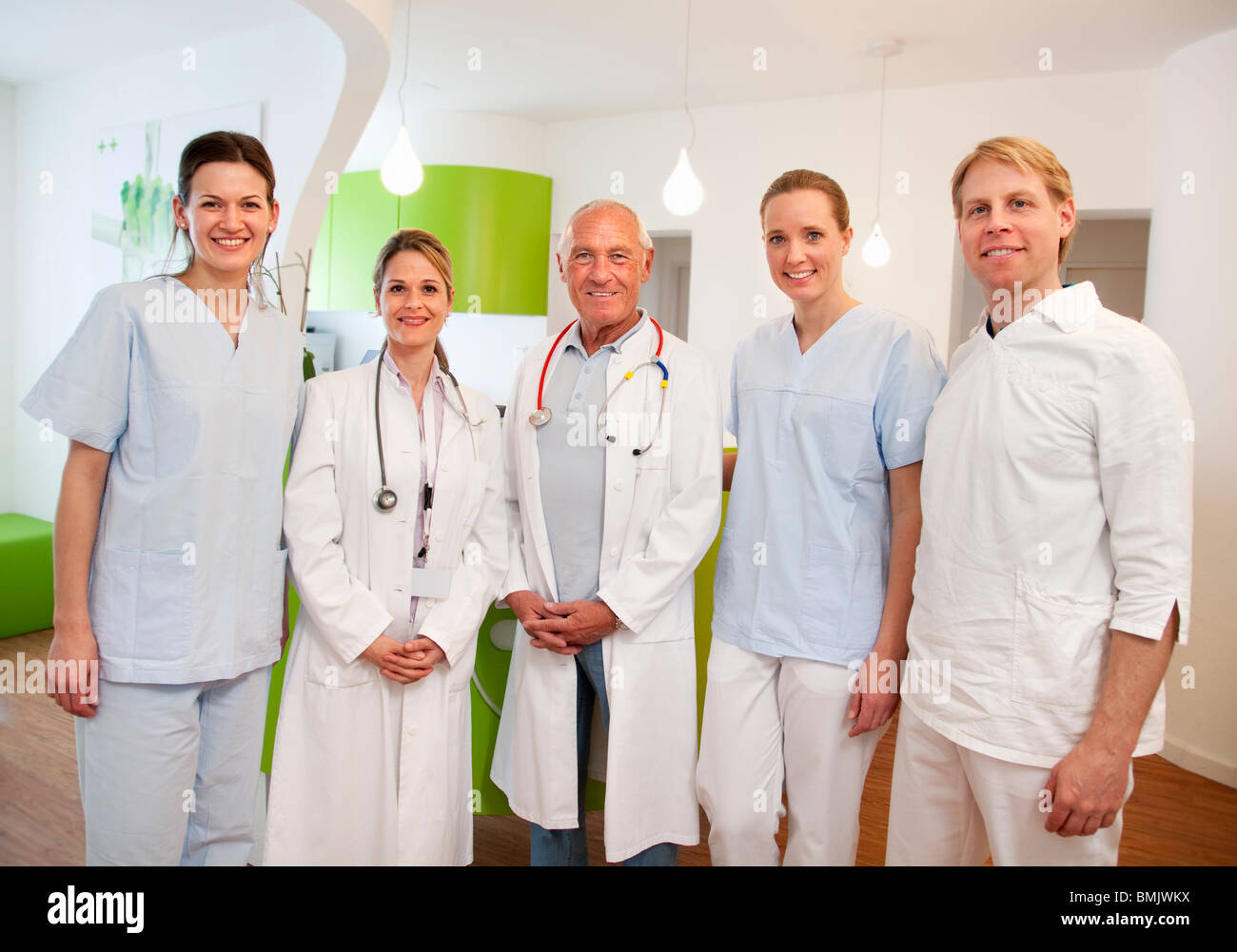 Doctors and nurses in surgery Stock Photo - Alamy