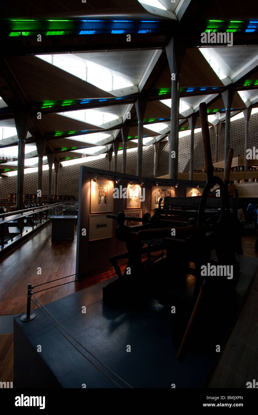 Printing press on display in the main reading room in the Bibliotheca