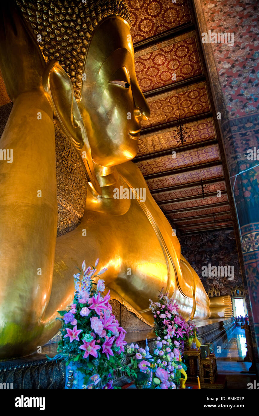 Wat Pho, Golden Reclining Buddha, Phra Nakhon district, Bangkok, Thailand. Stock Photo