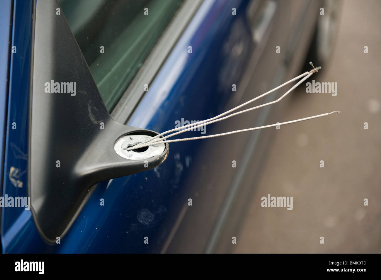 Broken wing mirror hires stock photography and images Alamy