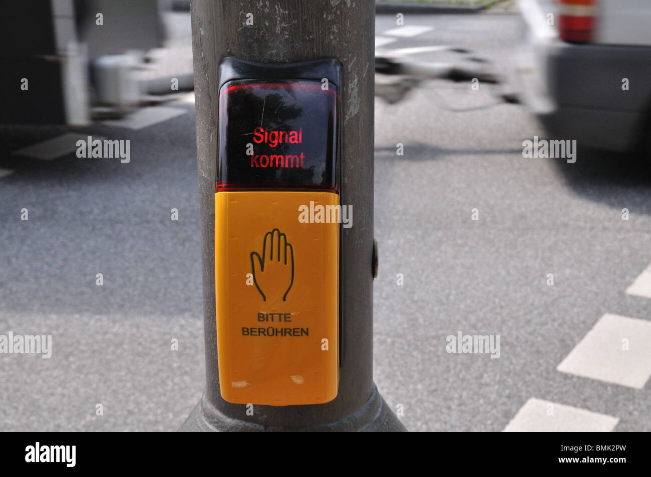 Traffic light remote control for walkers, "signal kommt Stock Photo Alamy
